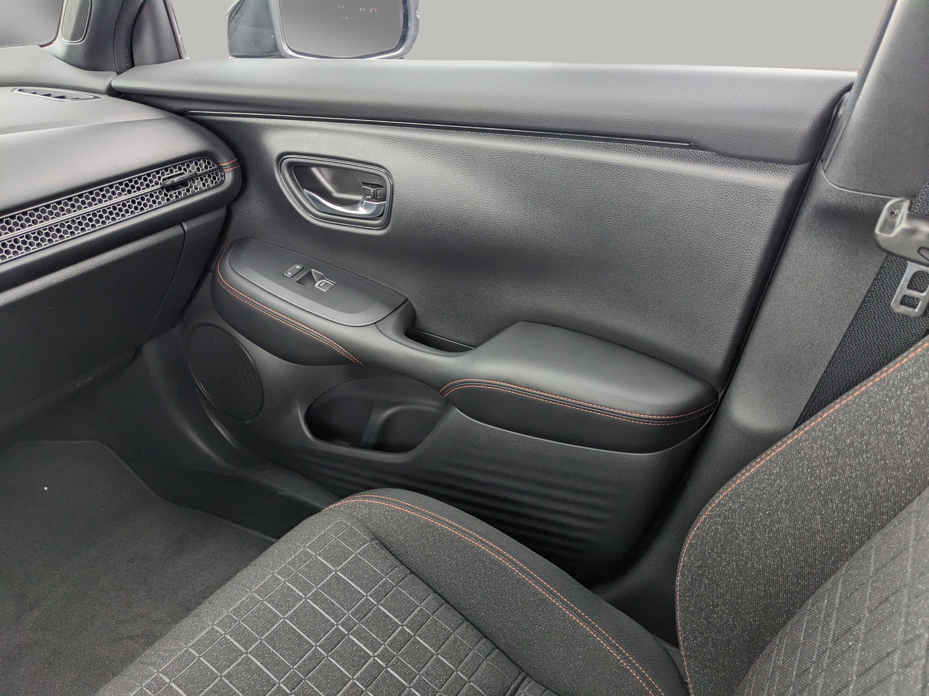 Used 2024 Honda HR-V Sport image 15