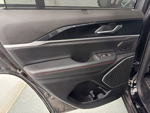 Used 2022 Jeep Grand Cherokee Trailhawk w/ ADV Protech Group II AWD/4WD image 17