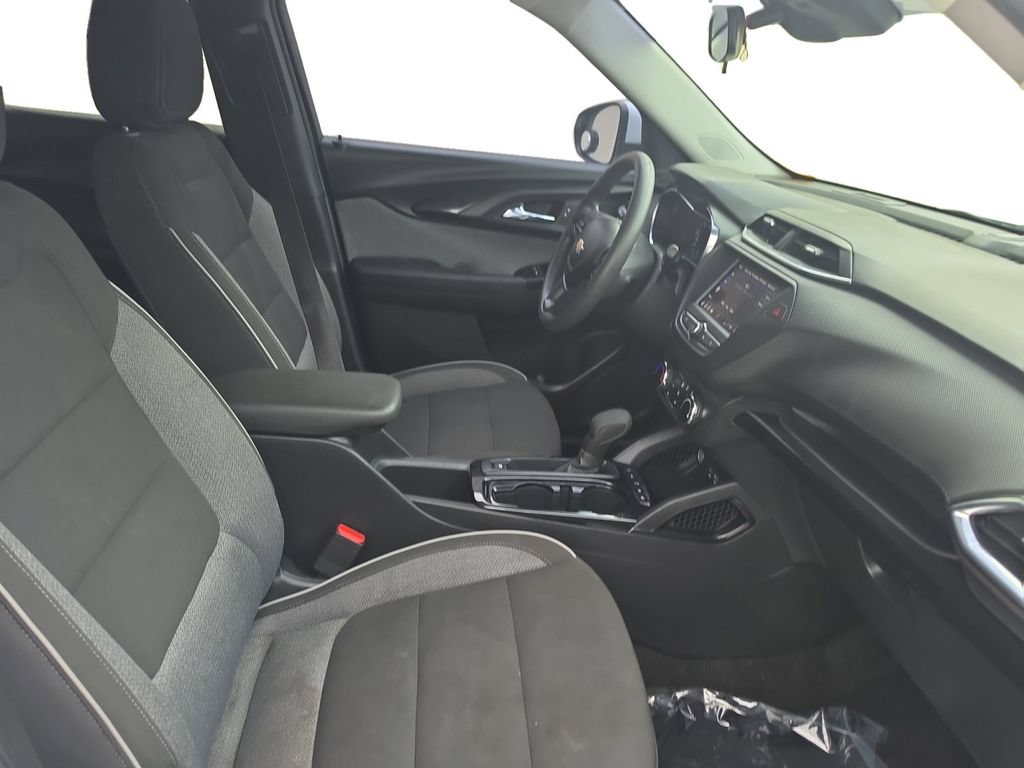 Used 2023 Chevrolet TrailBlazer LT FWD image 15
