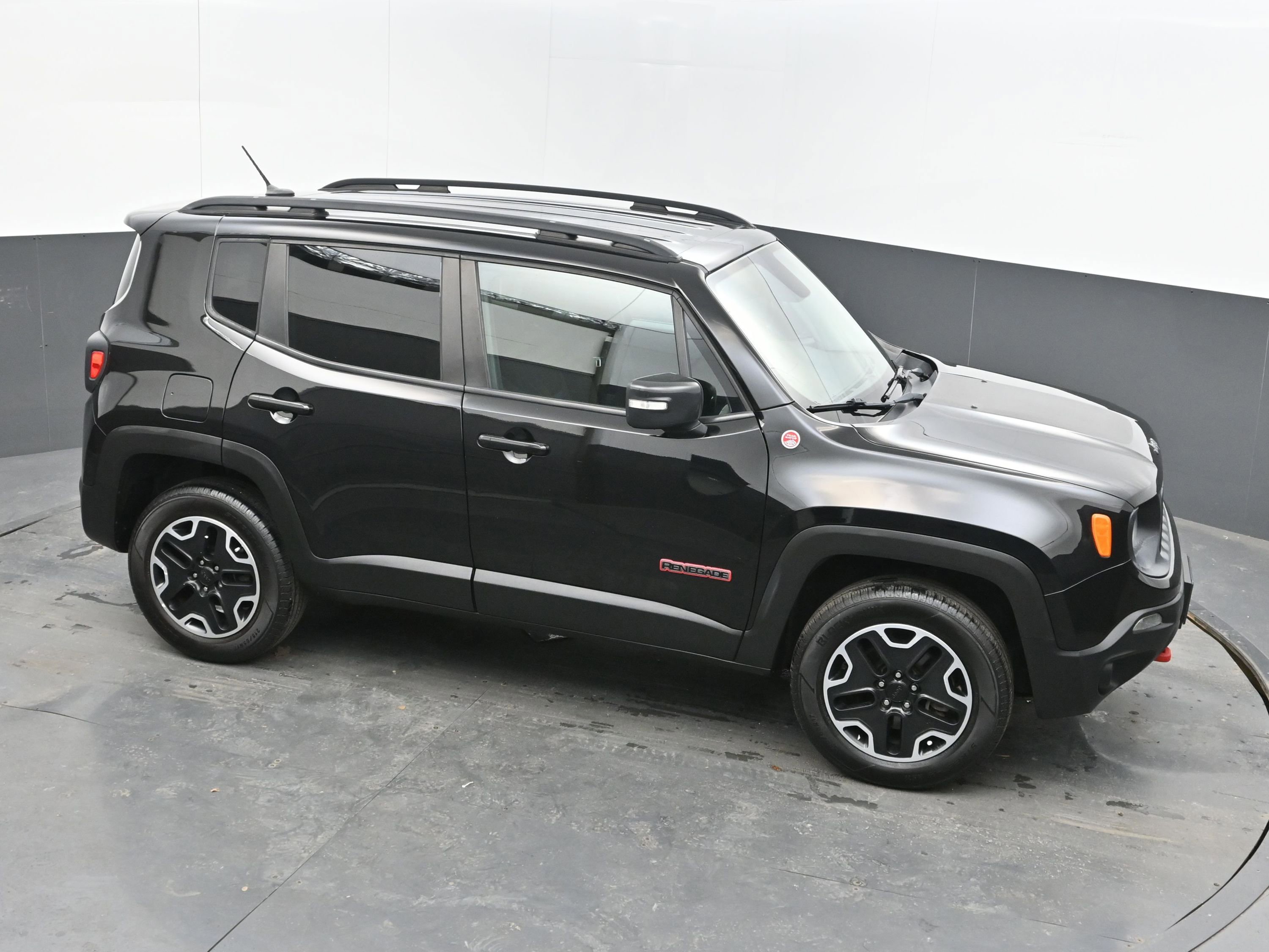 Used 2017 Jeep Renegade Trailhawk image 30