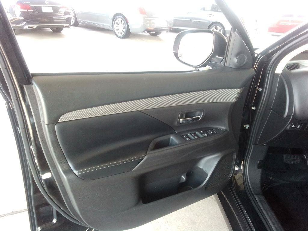 Used 2020 Mitsubishi Outlander SEL FWD image 23