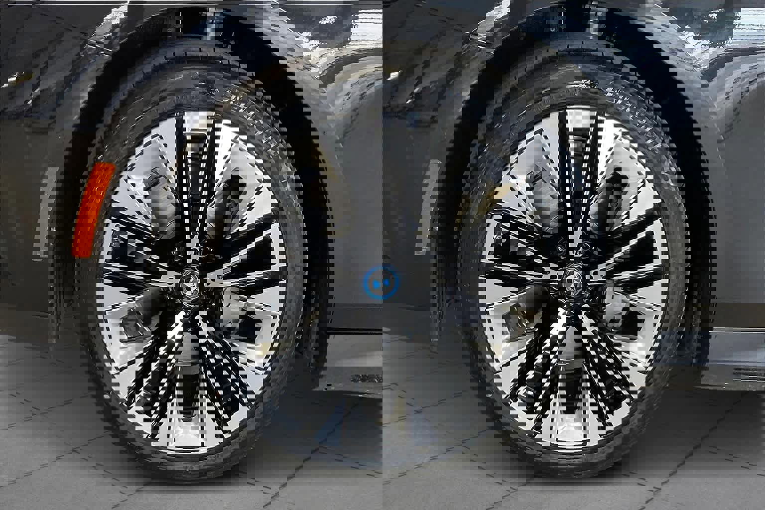 Used 2025 BMW i5 eDrive40i w/ Premium Package image 11