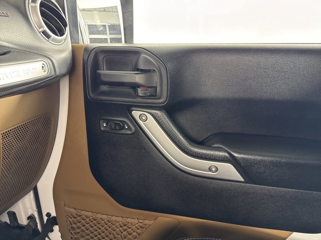 Used 2014 Jeep Wrangler Unlimited Rubicon w/ Max Tow Package image 34