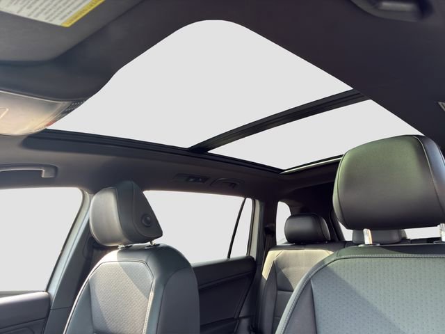 Used 2019 Volkswagen Tiguan SEL R-Line AWD/4WD image 12