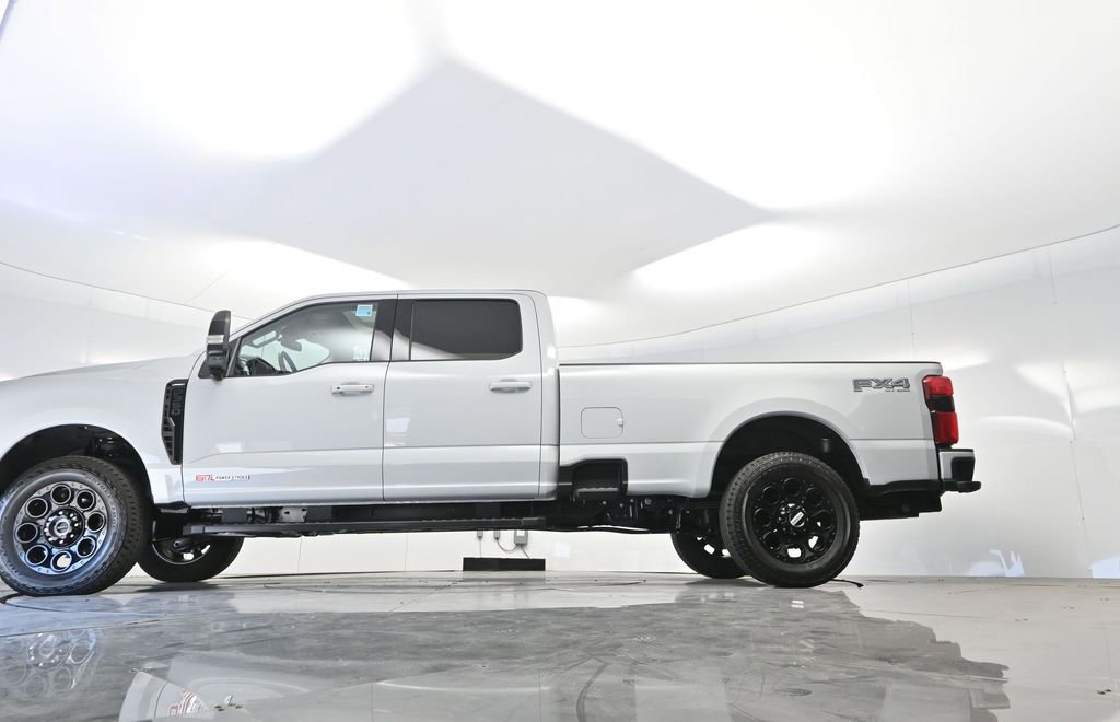 Used 2026 Ford F350 Lariat w/ Black Appearance Package image 58