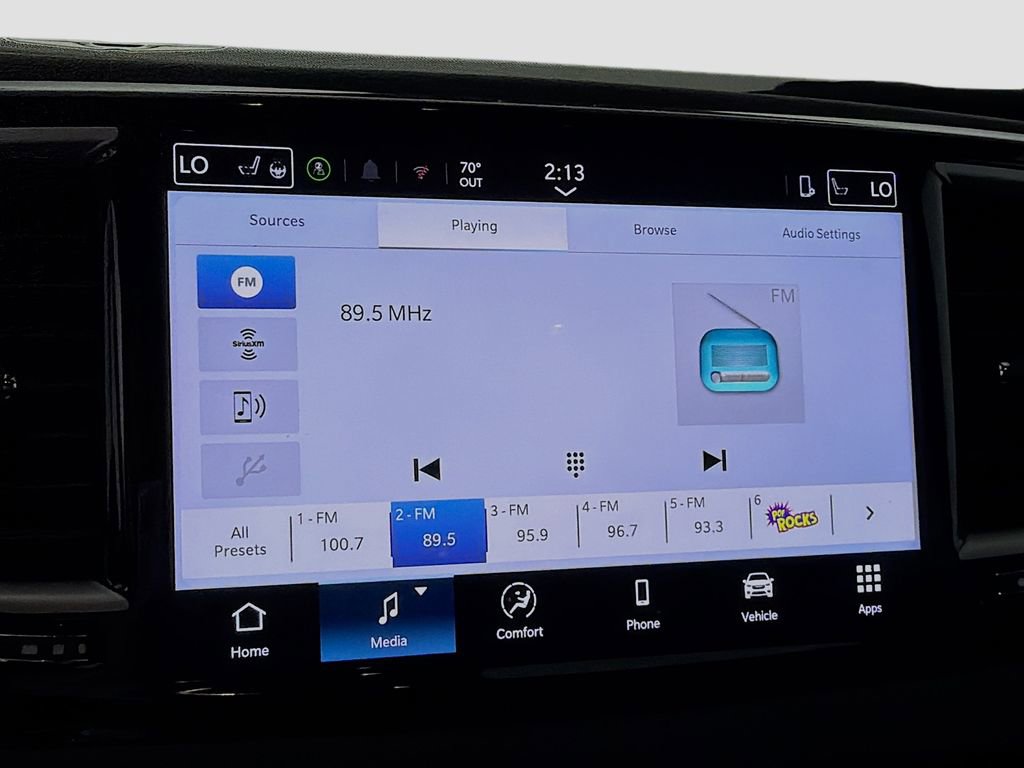 Used 2025 Chrysler Pacifica Select FWD image 16