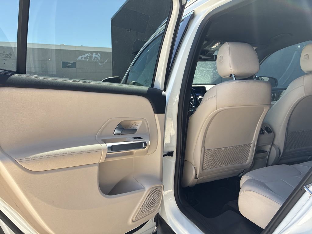 Used 2025 Mercedes-Benz GLB 250 image 10