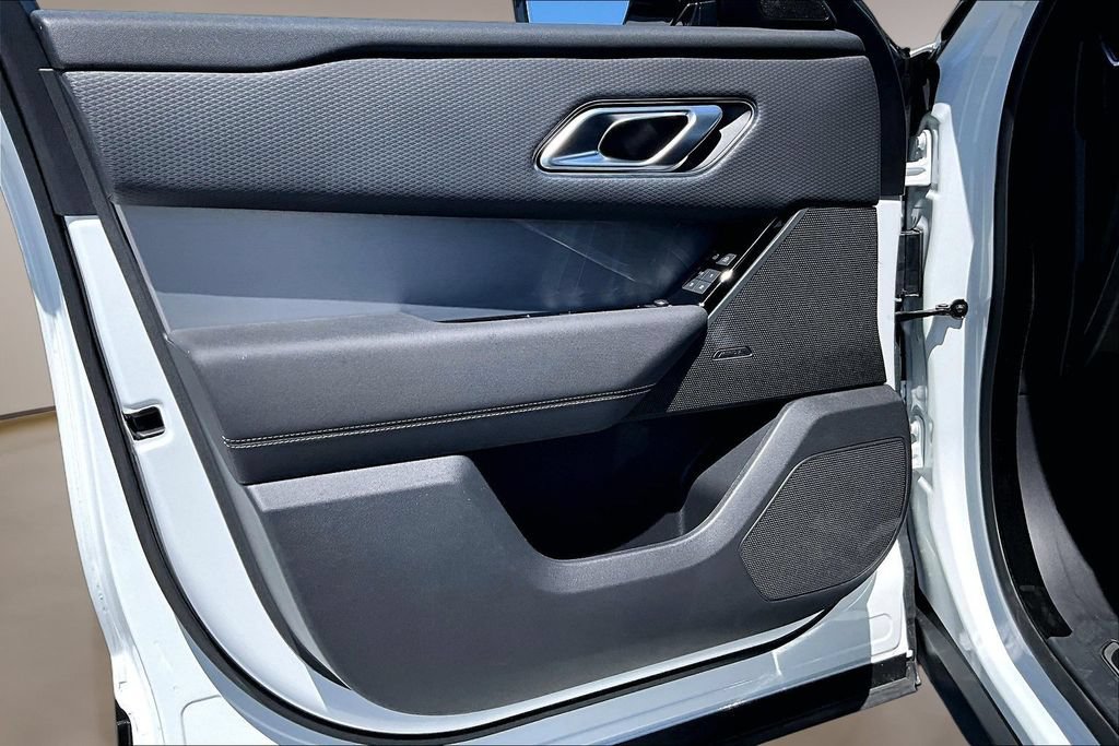 Certified 2023 Land Rover Range Rover Velar R-Dynamic S AWD/4WD image 18
