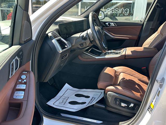 Used 2024 BMW X7 xDrive40i AWD/4WD image 13