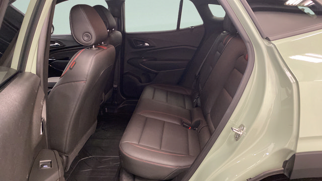 Used 2024 Chevrolet Trax RS w/ Sunroof Package FWD image 25