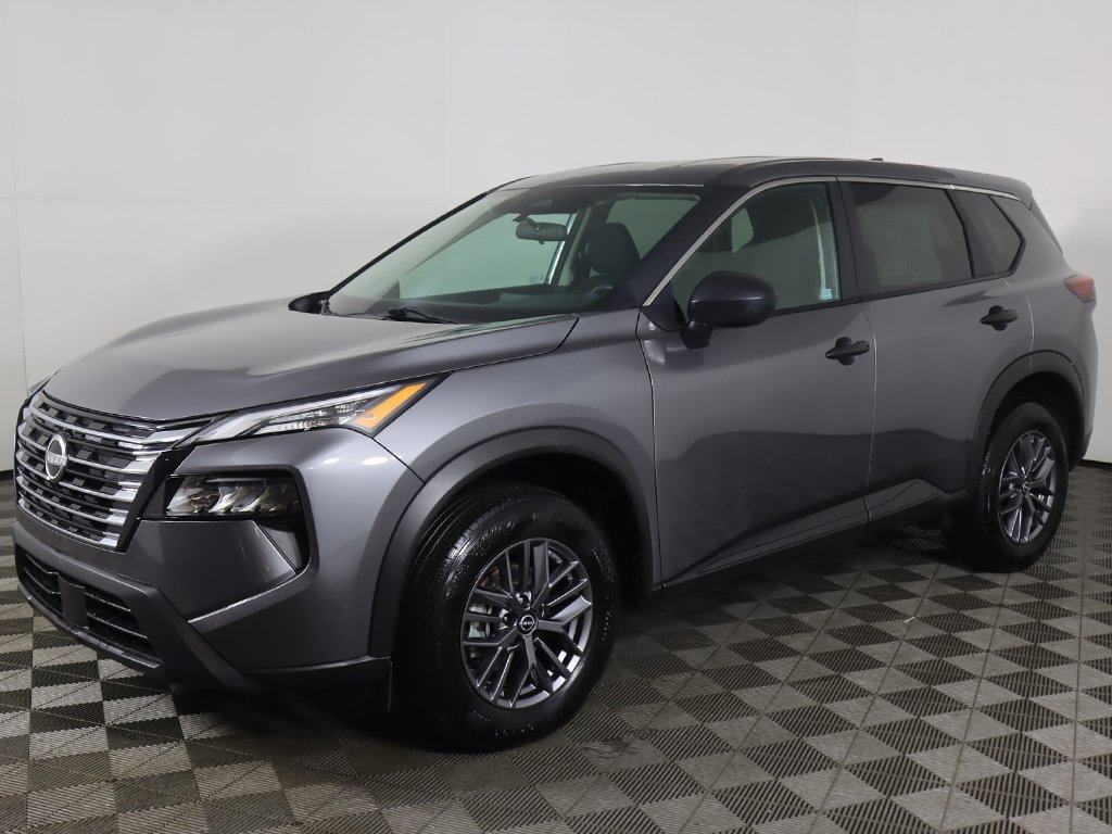 Used 2024 Nissan Rogue S image 5