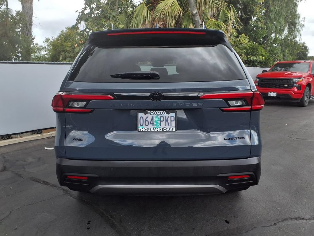 Certified 2024 Toyota Grand Highlander AWD image 7