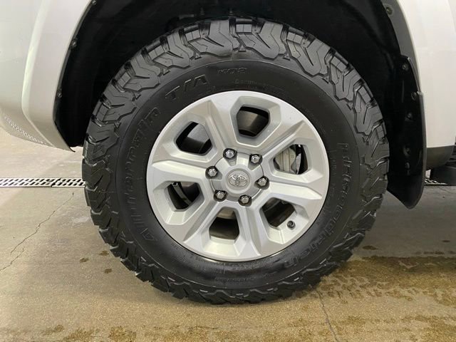 Certified 2022 Toyota 4Runner SR5 Premium w/ Moonroof Package image 27