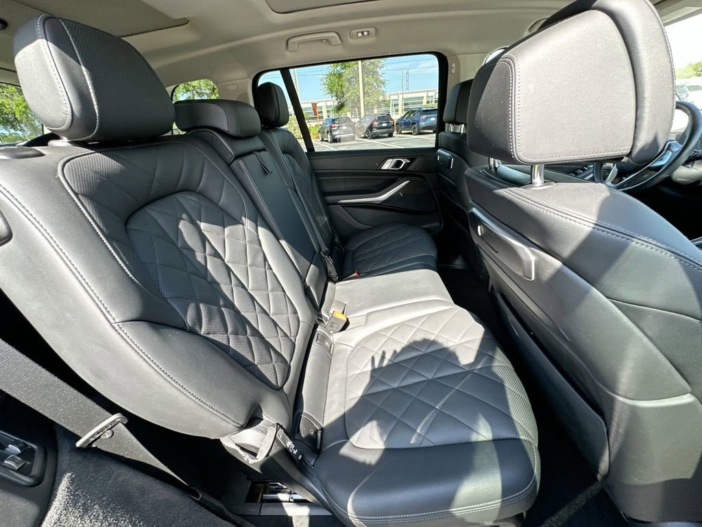 Used 2024 BMW X7 xDrive40i AWD/4WD image 27