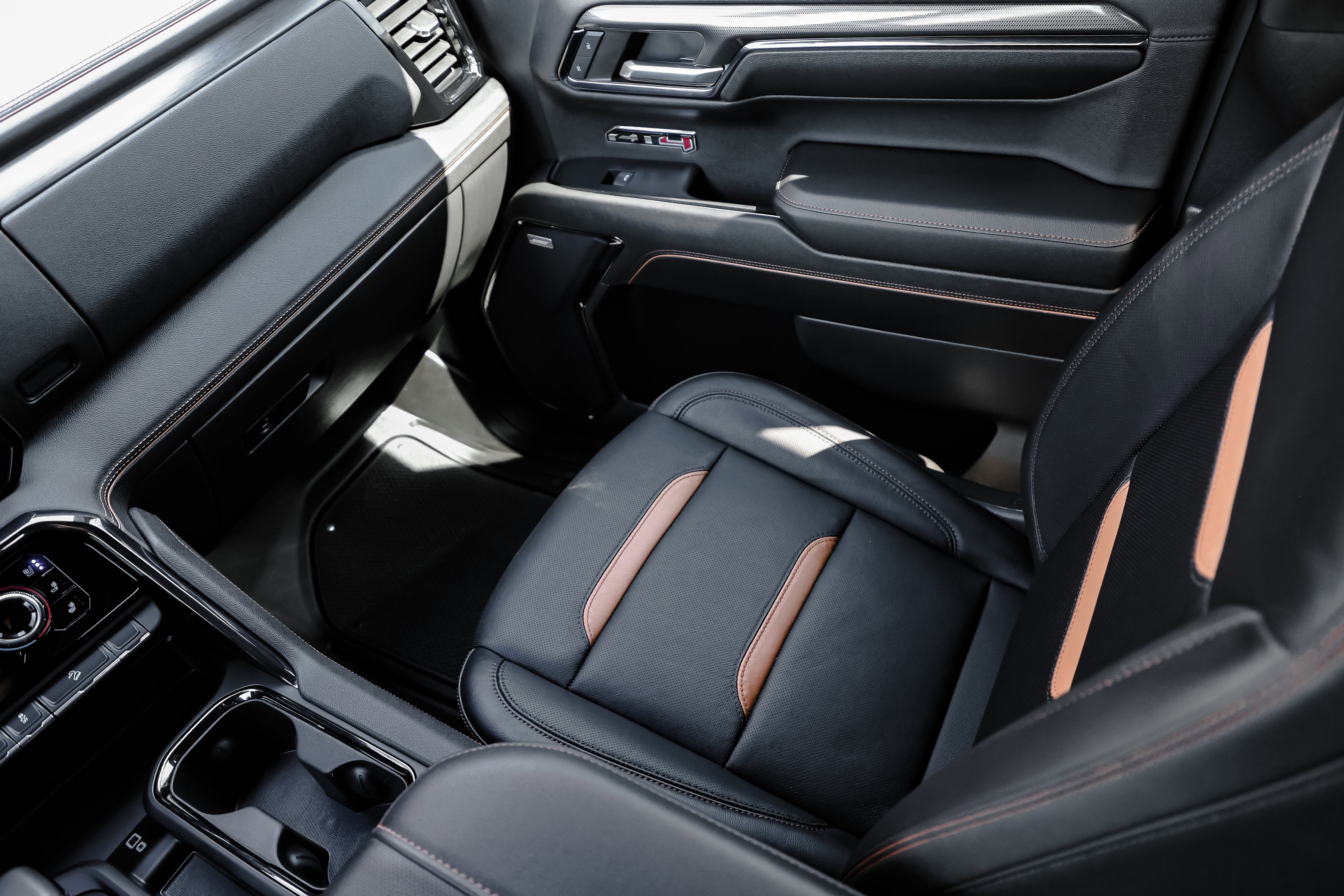 Certified 2024 GMC Sierra 1500 AT4 w/ AT4 Premium Package image 39
