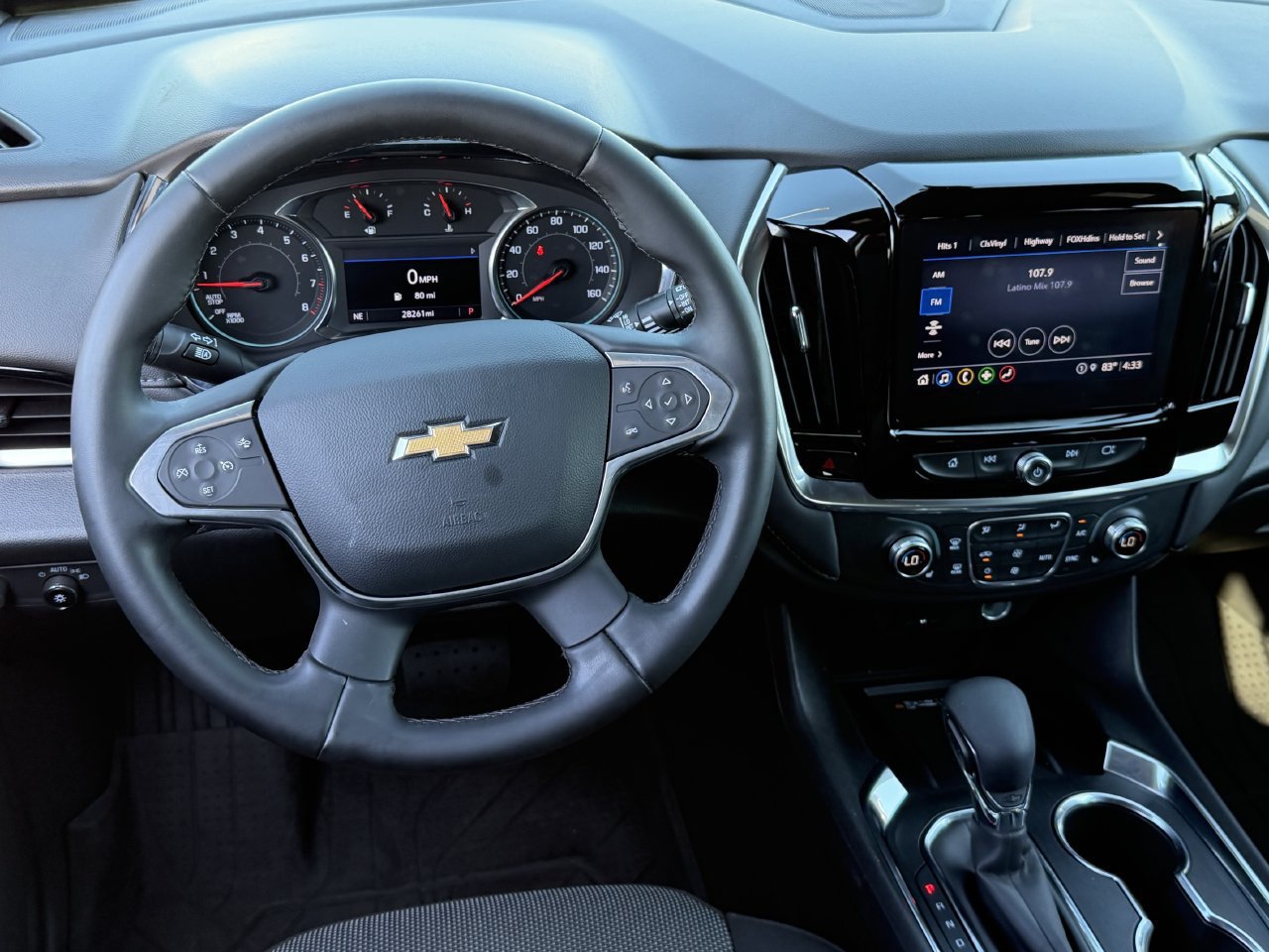Used 2023 Chevrolet Traverse LT FWD image 11