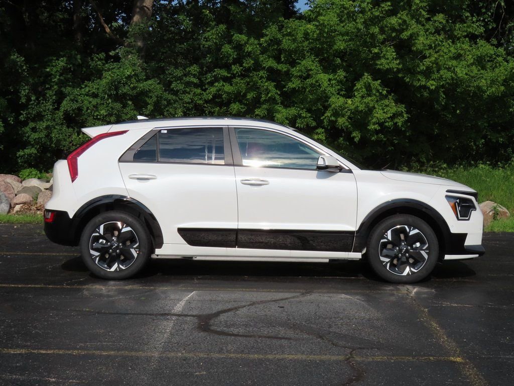 New 2024 Kia Niro Wave image 2