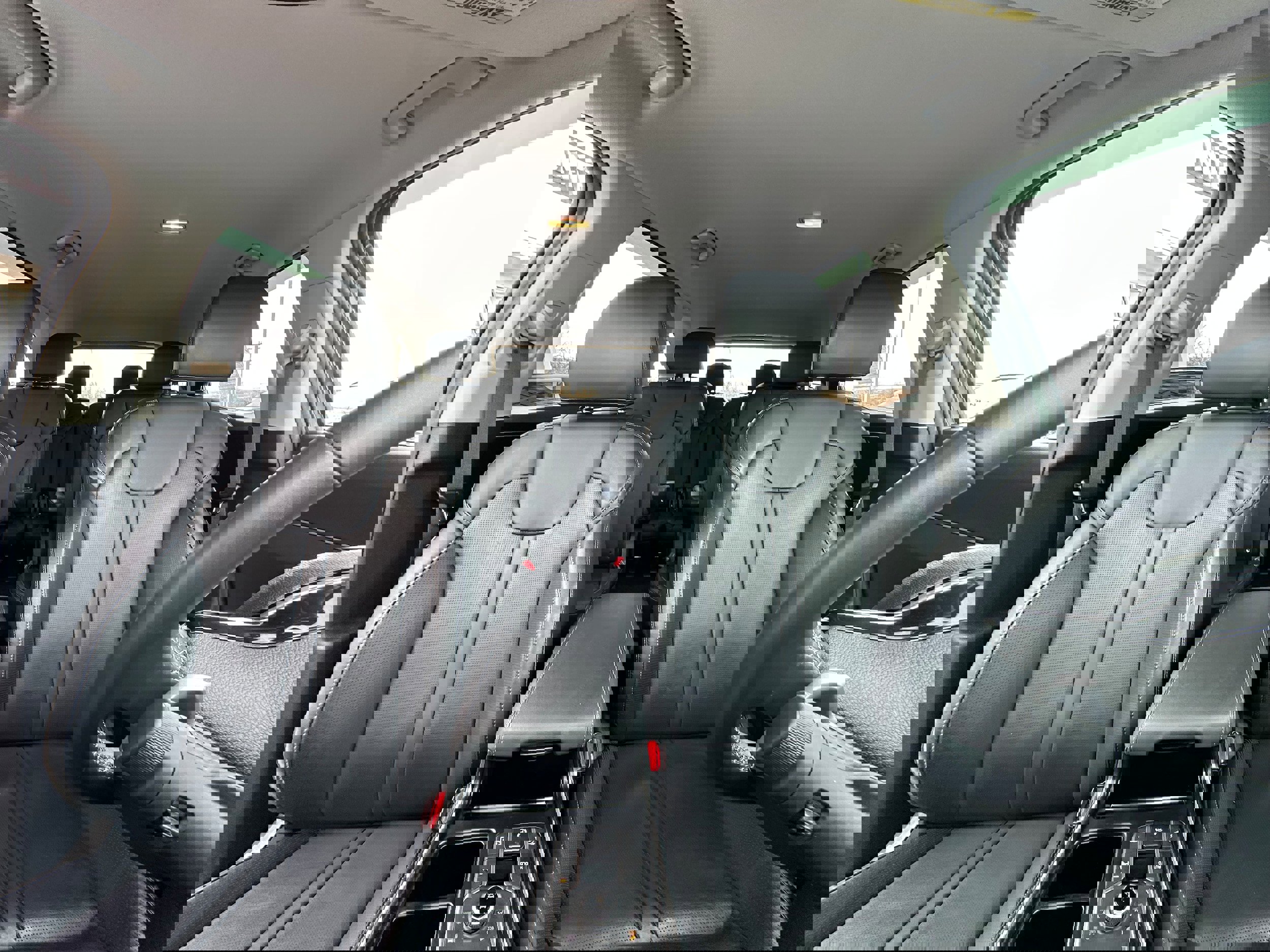 Used 2025 Kia Sorento EX image 32