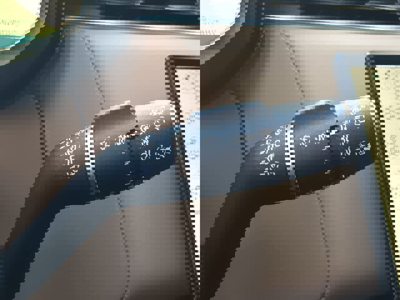 Used 2025 Land Rover Range Rover Sport SE image 26