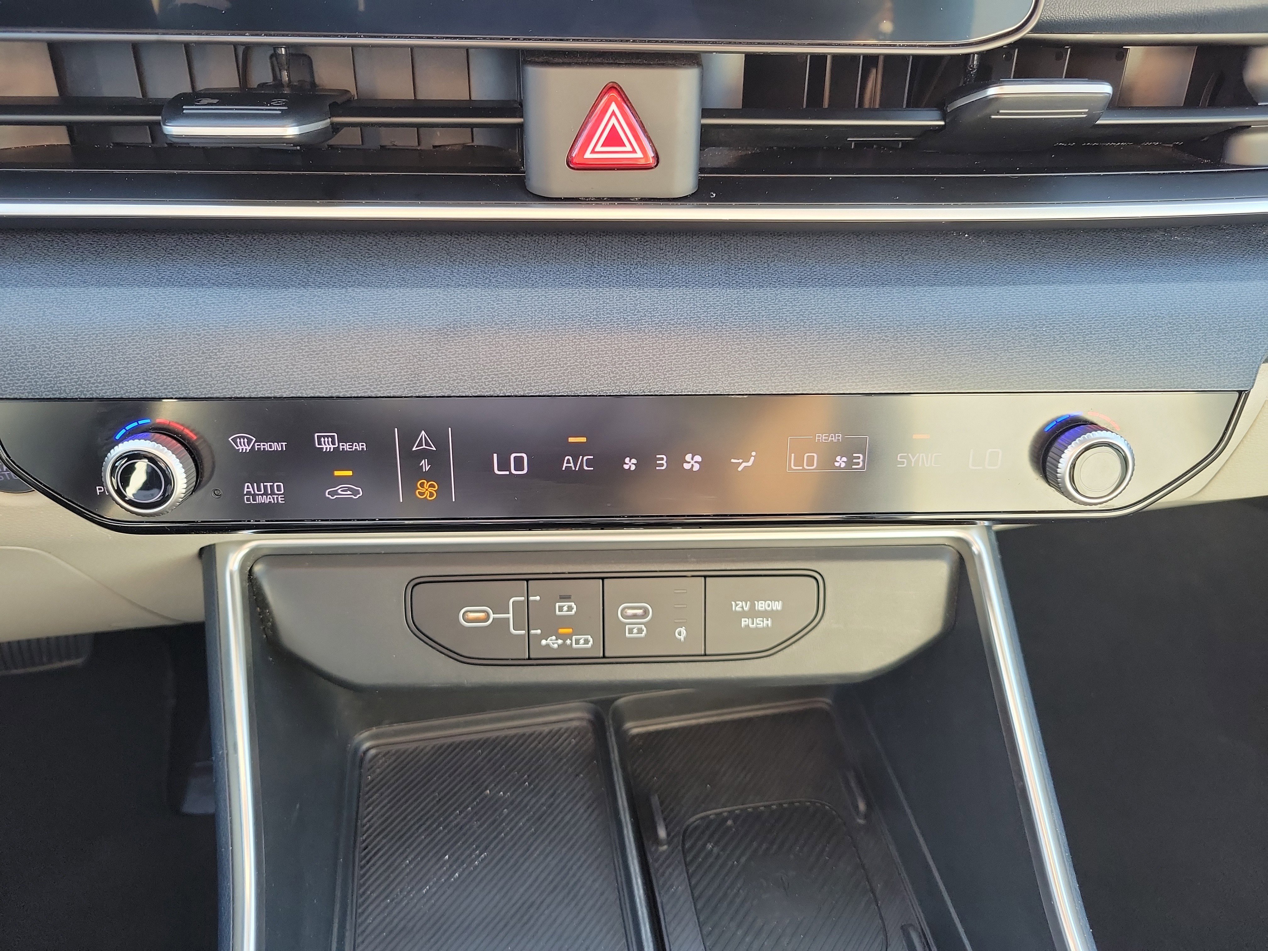 Certified 2025 Kia Carnival EX image 35