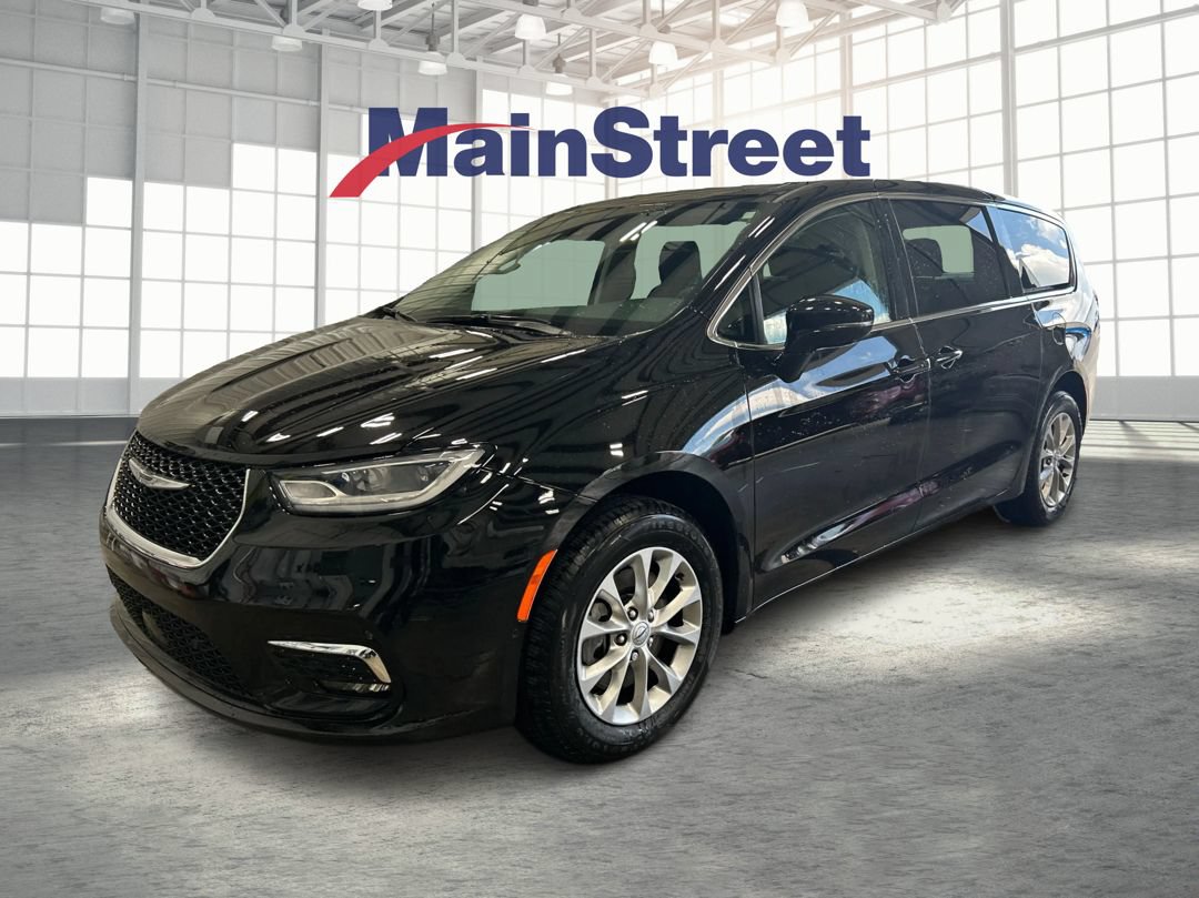 Used 2024 Chrysler Pacifica Touring-L AWD/4WD image 1
