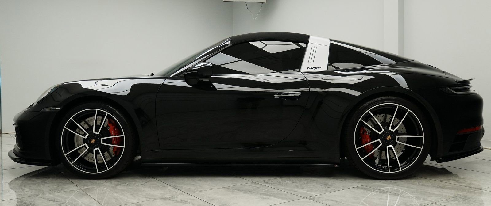 Used 2022 Porsche 911 Targa 4 GTS image 12