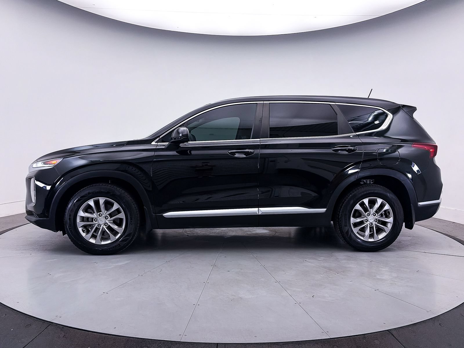 Used 2020 Hyundai Santa Fe SE FWD image 35