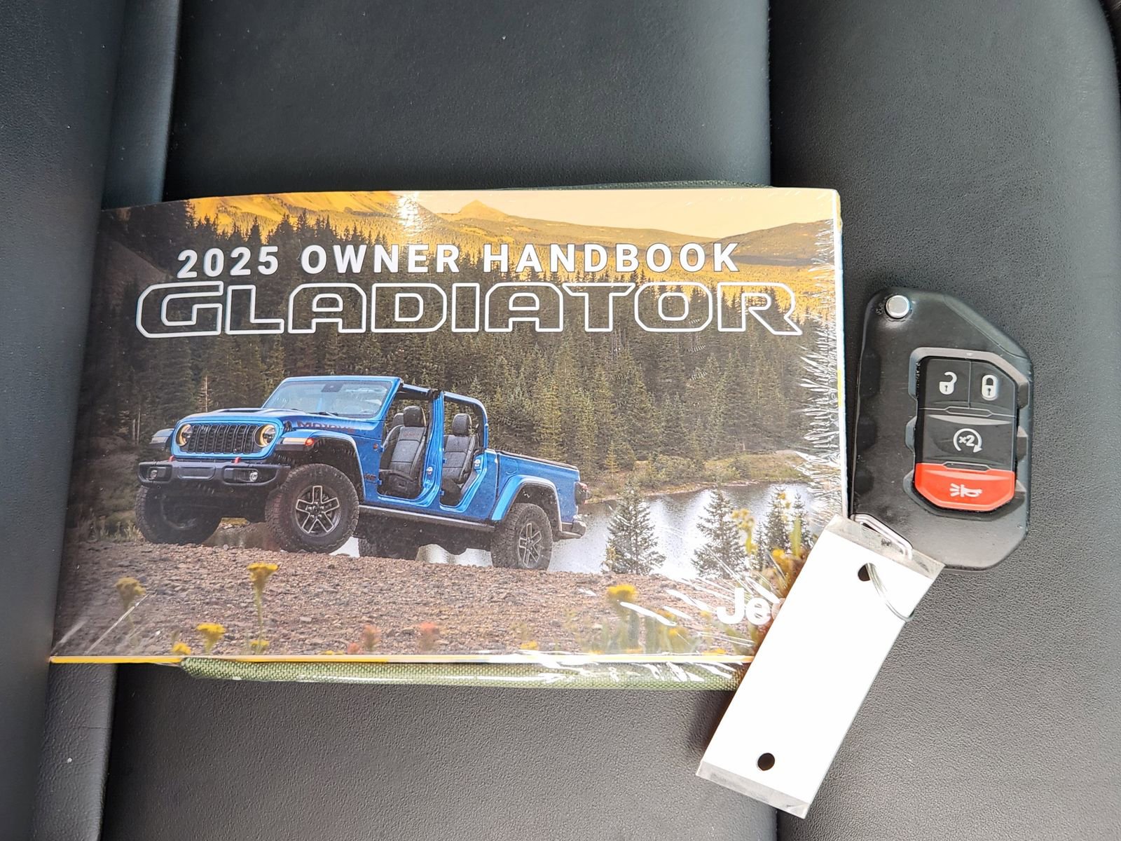 Used 2025 Jeep Gladiator Rubicon w/ Convenience Group image 41