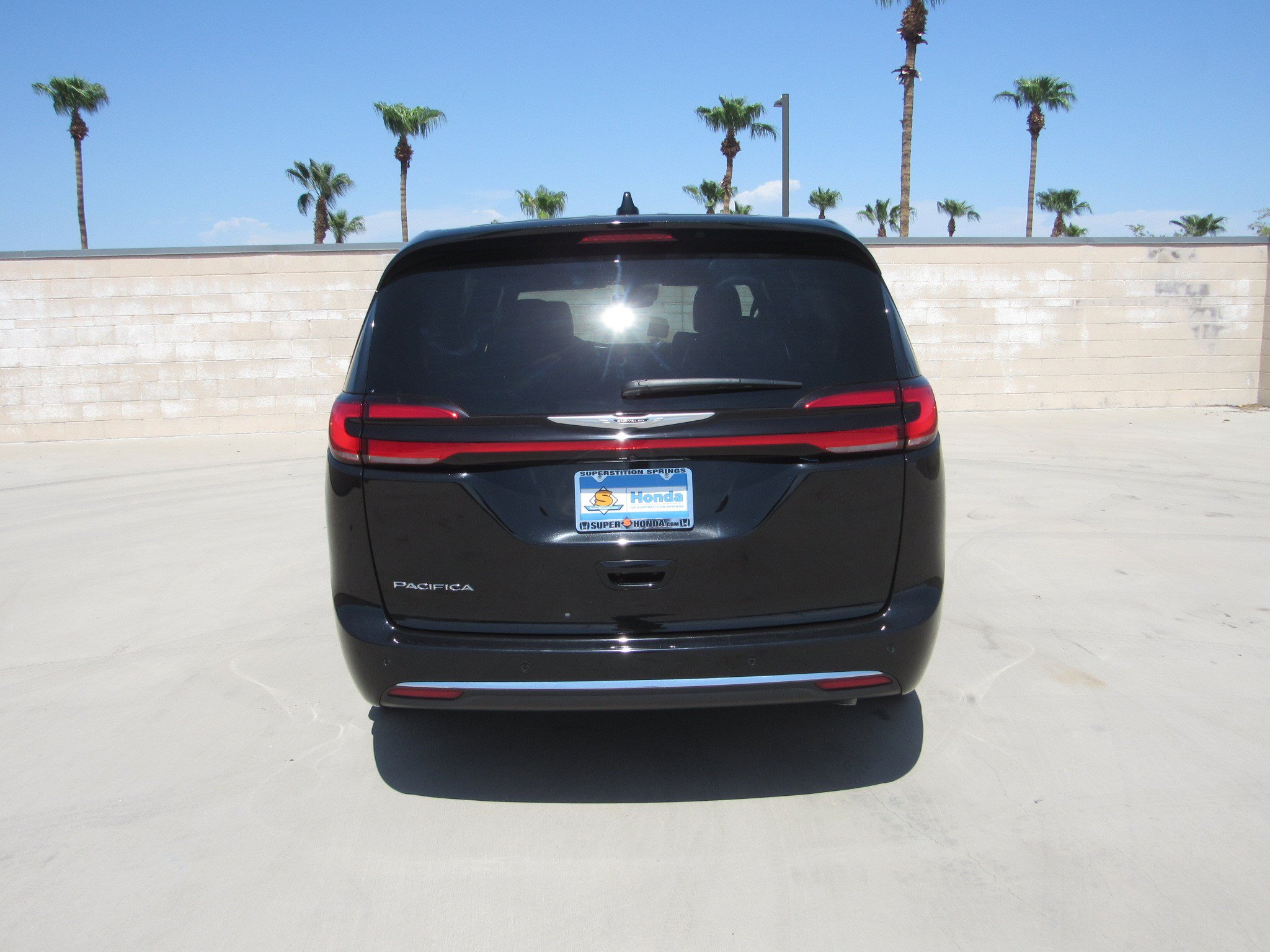 Used 2025 Chrysler Pacifica Select FWD image 7