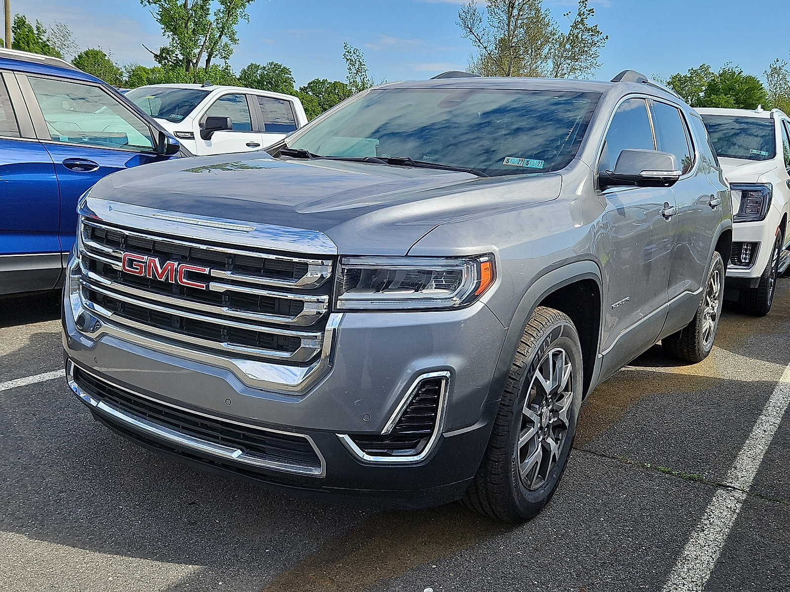 Certified 2021 GMC Acadia SLE w/ Driver Convenience Package AWD/4WD image 4