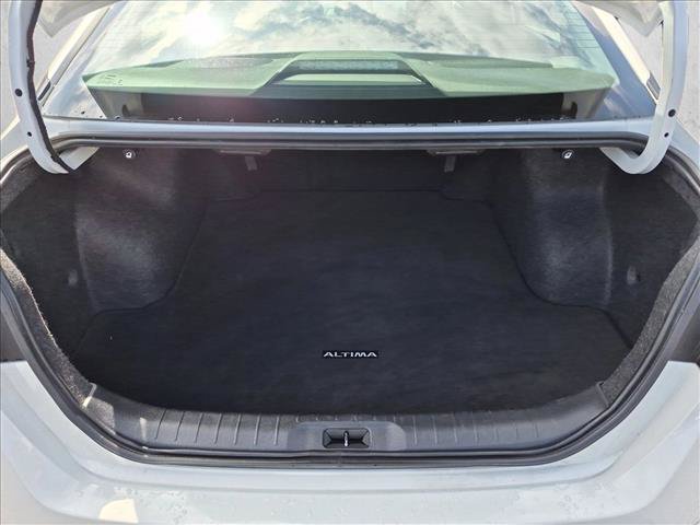 Used 2025 Nissan Altima 2.5 SV FWD image 6