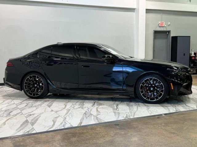 Used 2025 BMW M5 w/ Executive Package image 6