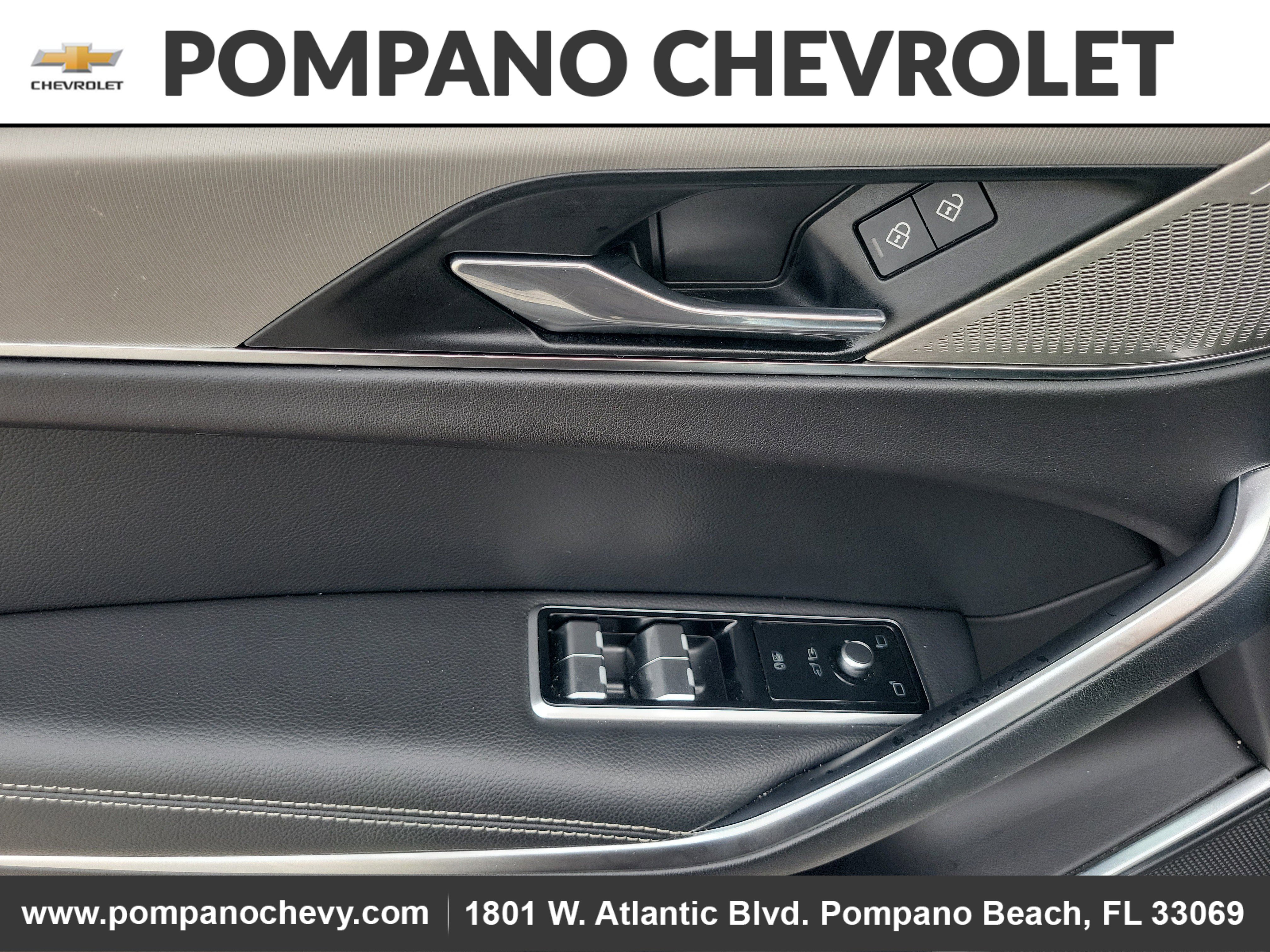 Used 2025 Jaguar F-PACE R-Dynamic S image 17