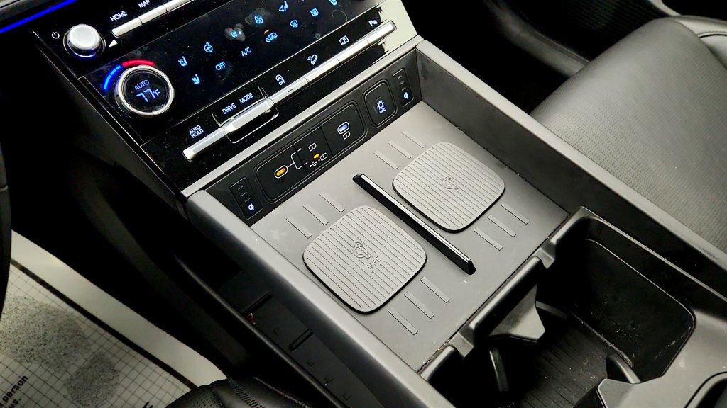 Used 2024 Hyundai Santa Fe Calligraphy FWD image 17