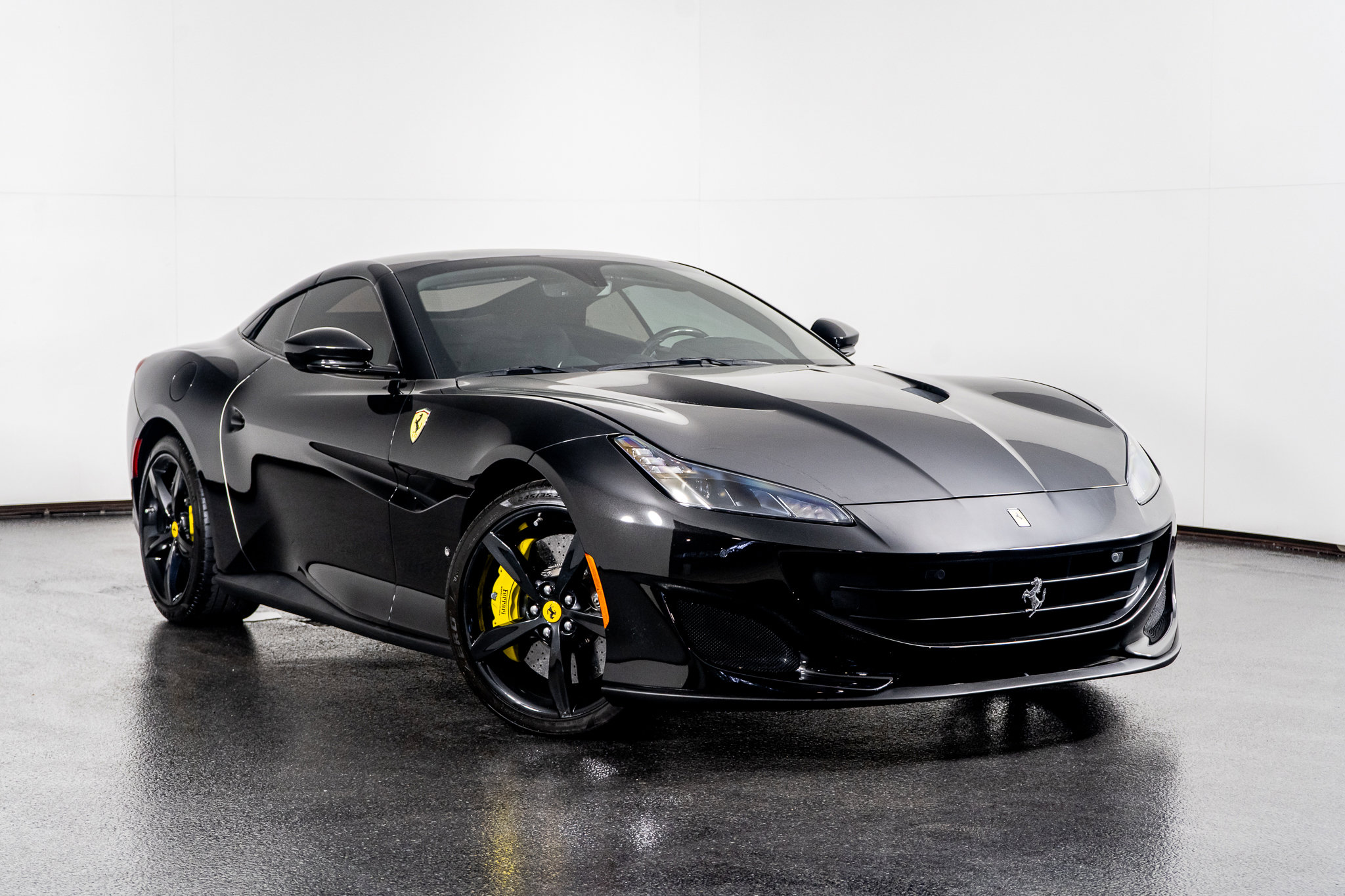 Used 2019 Ferrari Portofino image 6
