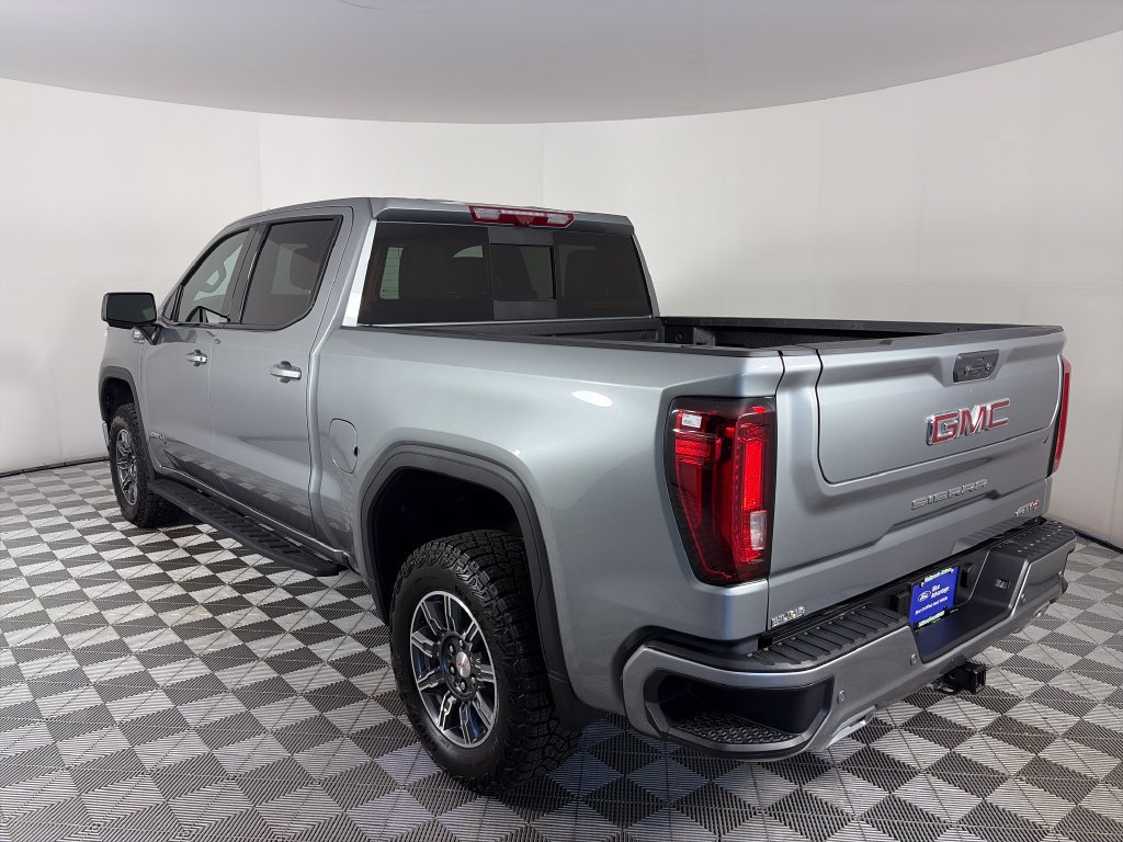 Used 2025 GMC Sierra 1500 AT4 w/ Technology Package AWD/4WD image 5