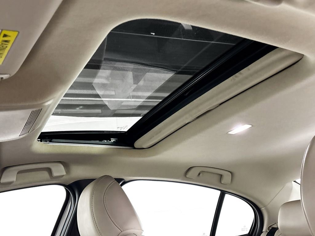 Used 2022 MAZDA MAZDA3 s image 18