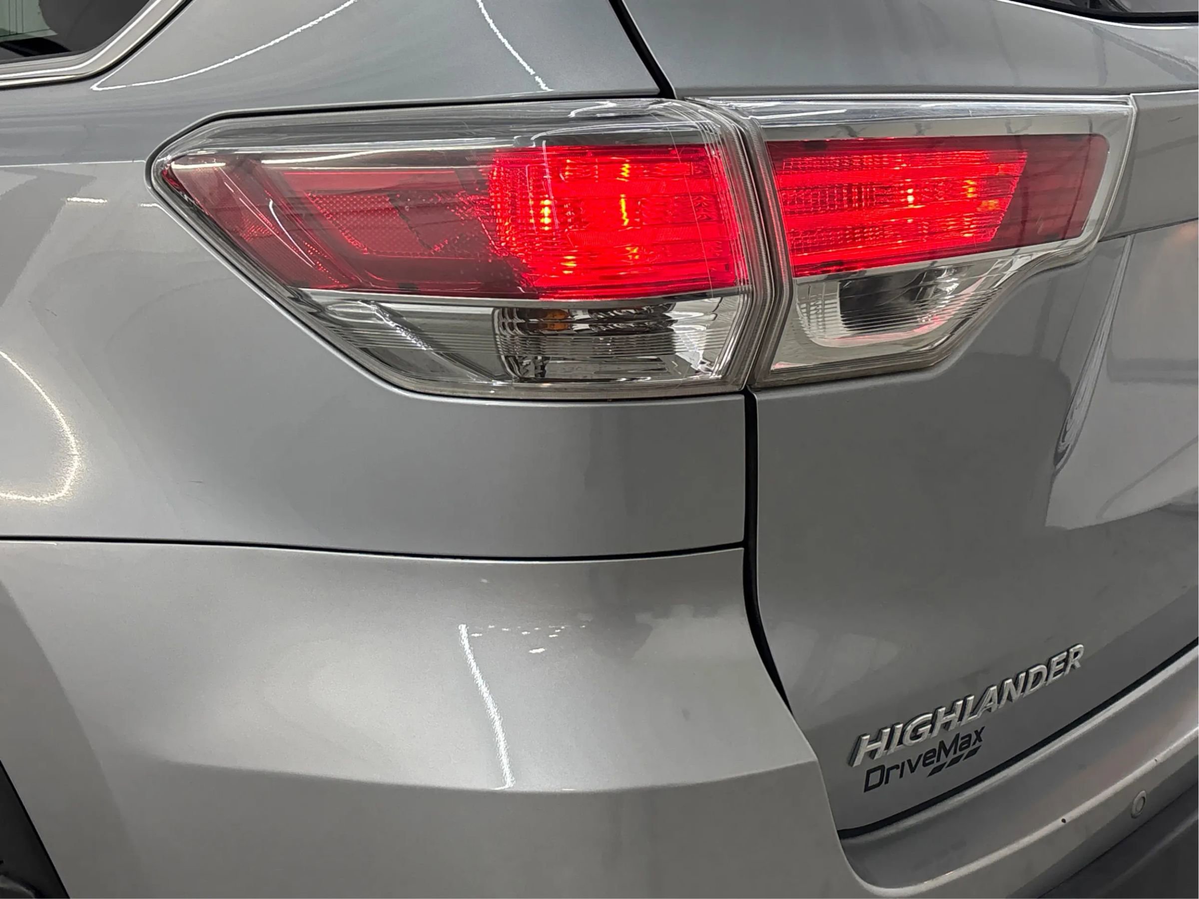 Used 2016 Toyota Highlander Limited image 35