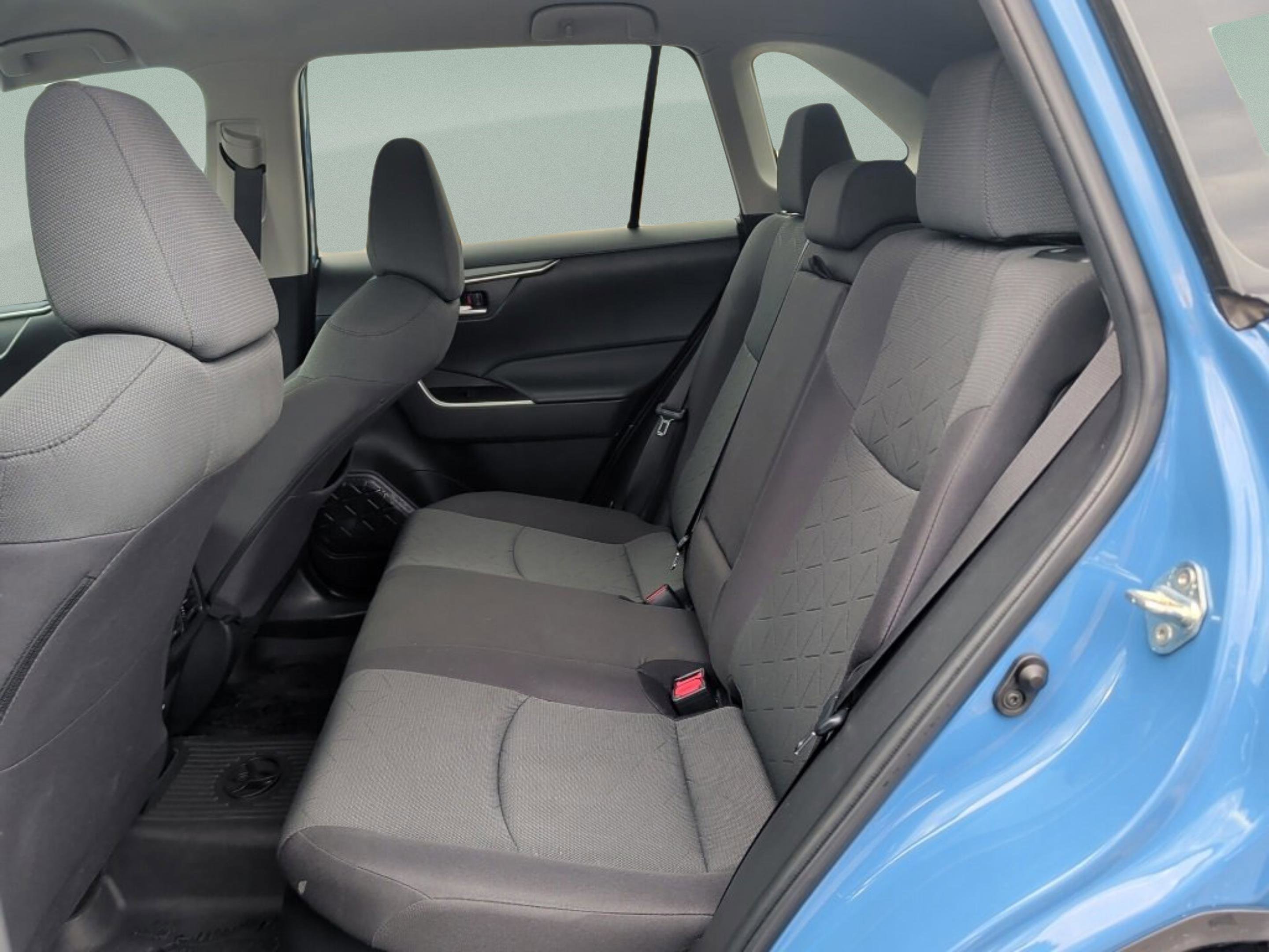 Used 2023 Toyota RAV4 AWD Hybrid image 39