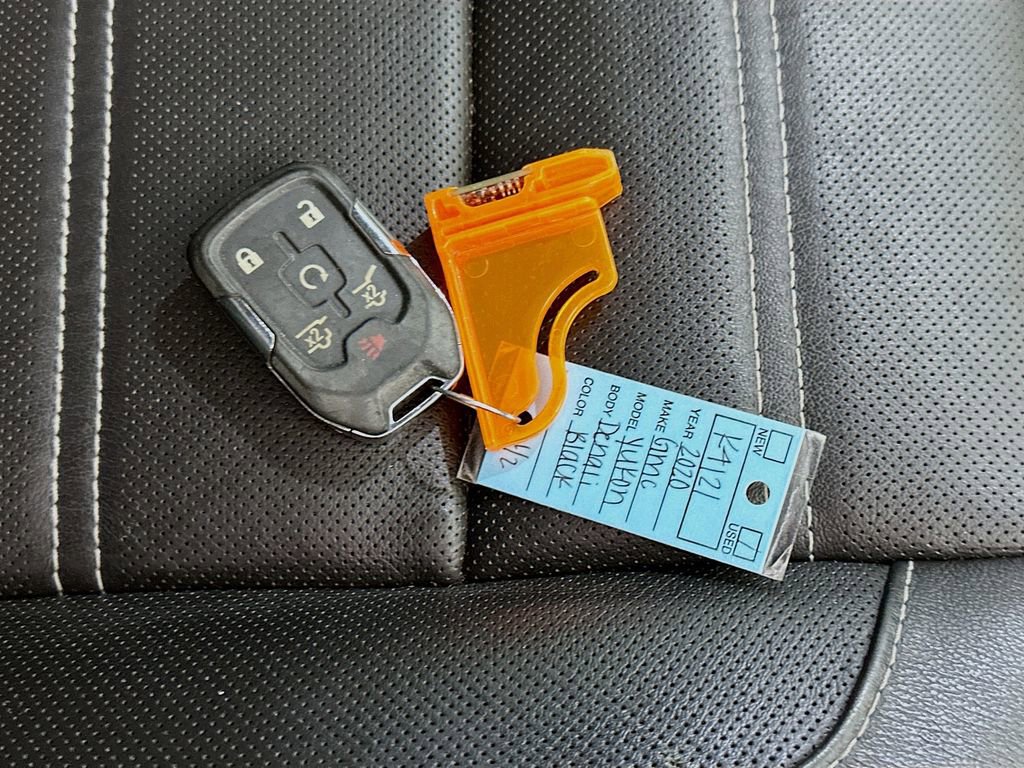 Used 2020 GMC Yukon Denali w/ Denali Ultimate Package image 36