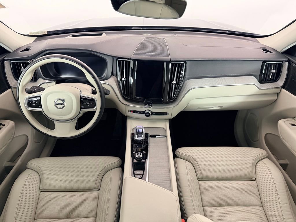 Used 2025 Volvo XC60 T8 Ultra w/ Protection Package Premier image 15