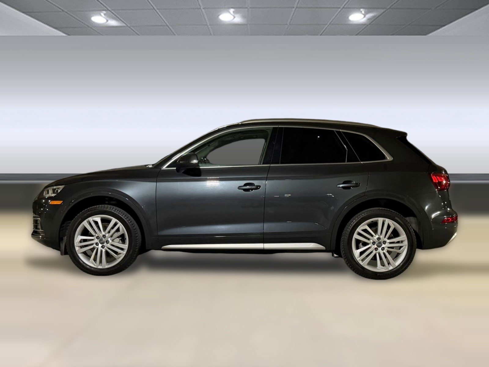 Used 2019 Audi Q5 Premium w/ Premium Plus Package AWD/4WD image 2