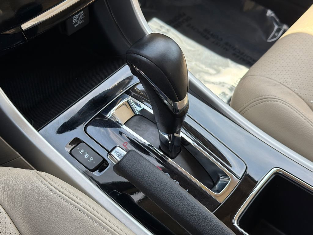 Used 2016 Honda Accord EX-L image 24