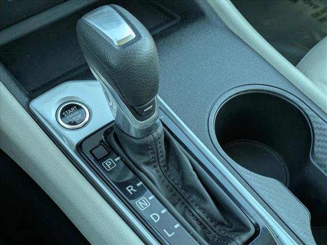 Used 2025 Nissan Altima 2.5 SV FWD image 12