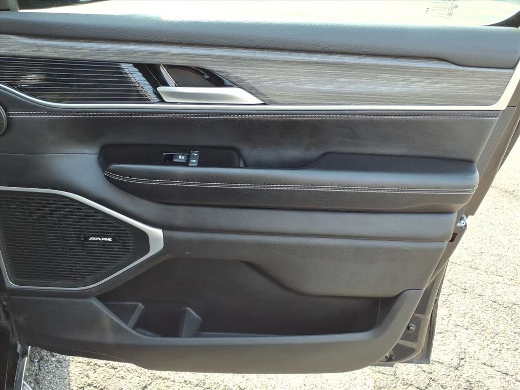 Used 2024 Jeep Wagoneer Series II image 14