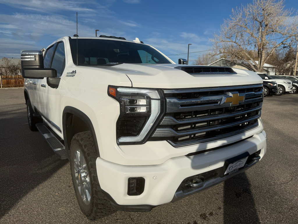 Used 2024 Chevrolet Silverado 3500 High Country w/ High Country Premium Package image 4