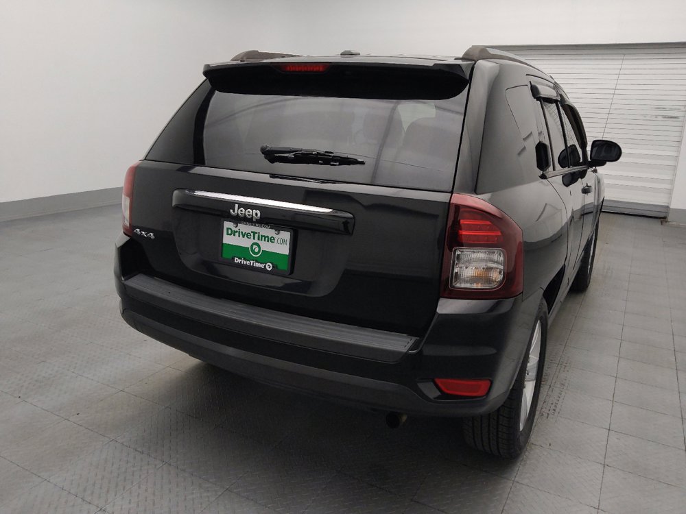 Used 2014 Jeep Compass Latitude w/ Sun/Sound Group AWD/4WD image 7