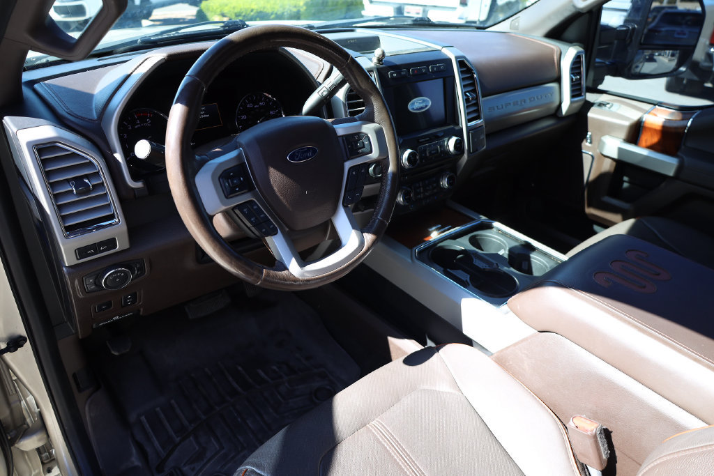 Used 2017 Ford F250 King Ranch w/ King Ranch Ultimate Package AWD/4WD image 12