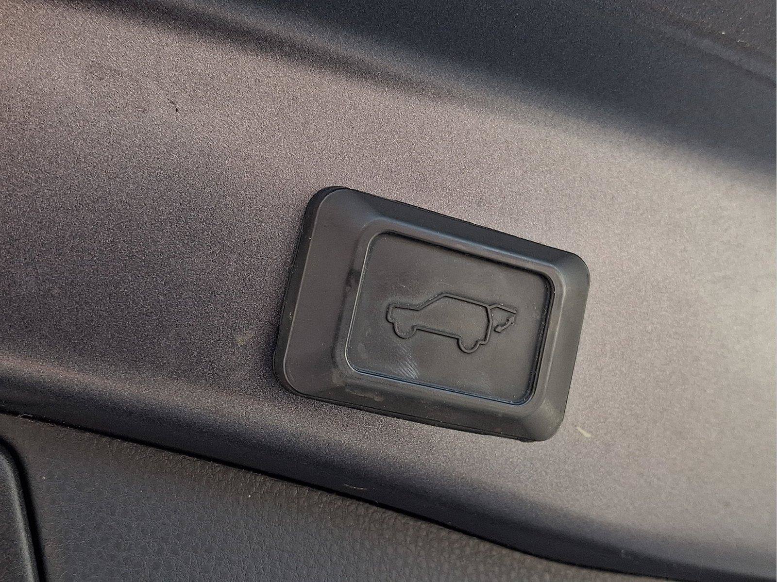 Used 2020 Toyota RAV4 XLE Premium FWD image 29