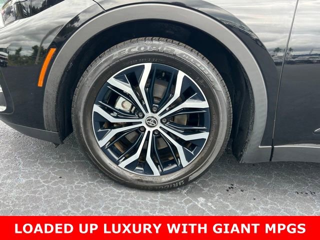 Used 2023 Toyota Crown XLE image 9